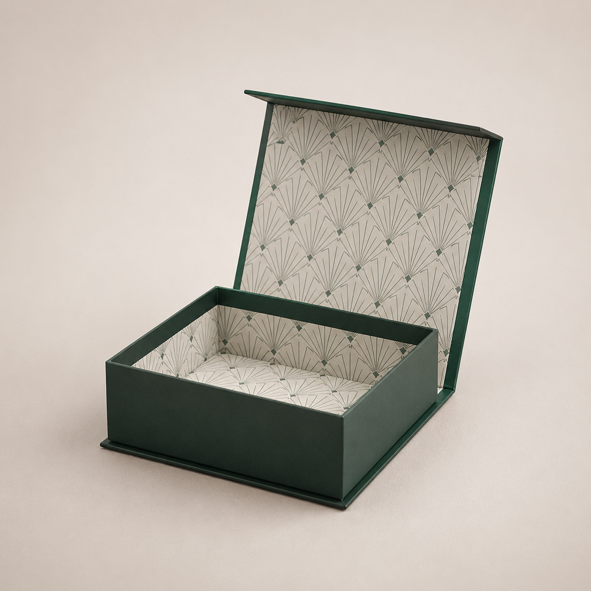 Кутия с падащ капак 120×120×30 мм